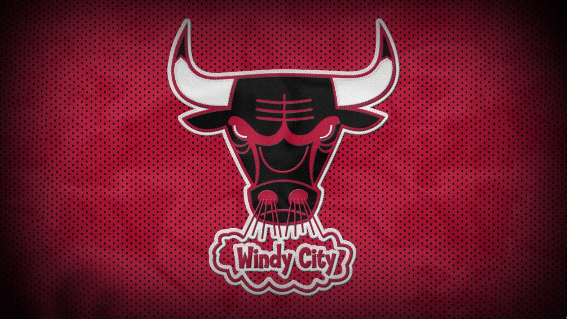 VAR判罚引发巨大争议!关键进球被吹,球迷愤怒抗议